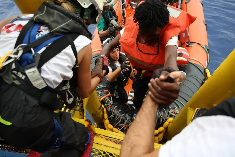Rescate de migrantes en Almería tras ser avistados por Frontex