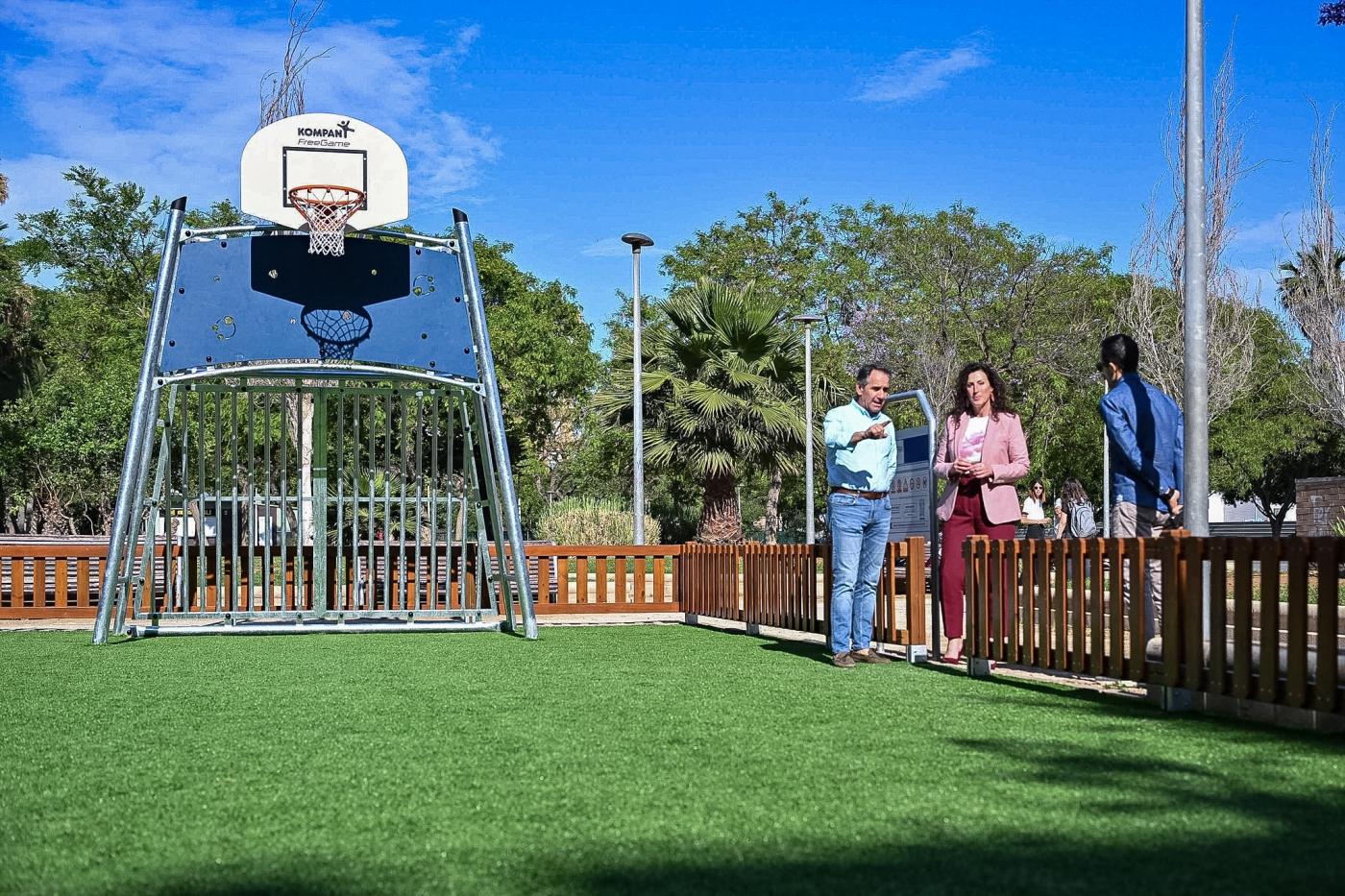 Renovación del Parque Gloria Fuertes en Almería finalizada con nueva zona deportiva