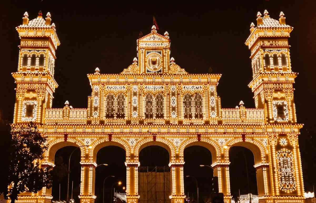 La Feria de Abril de Sevilla arranca con récord de viajeros, limpieza eficiente y sin incidentes graves