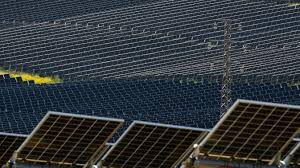 Guillena inaugura su megaparque solar con 400.000 paneles y energía para 150.000 hogares