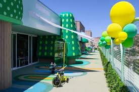 Oasis infantil en el Materno de Málaga transforma la planta pediátrica en un espacio mágico
