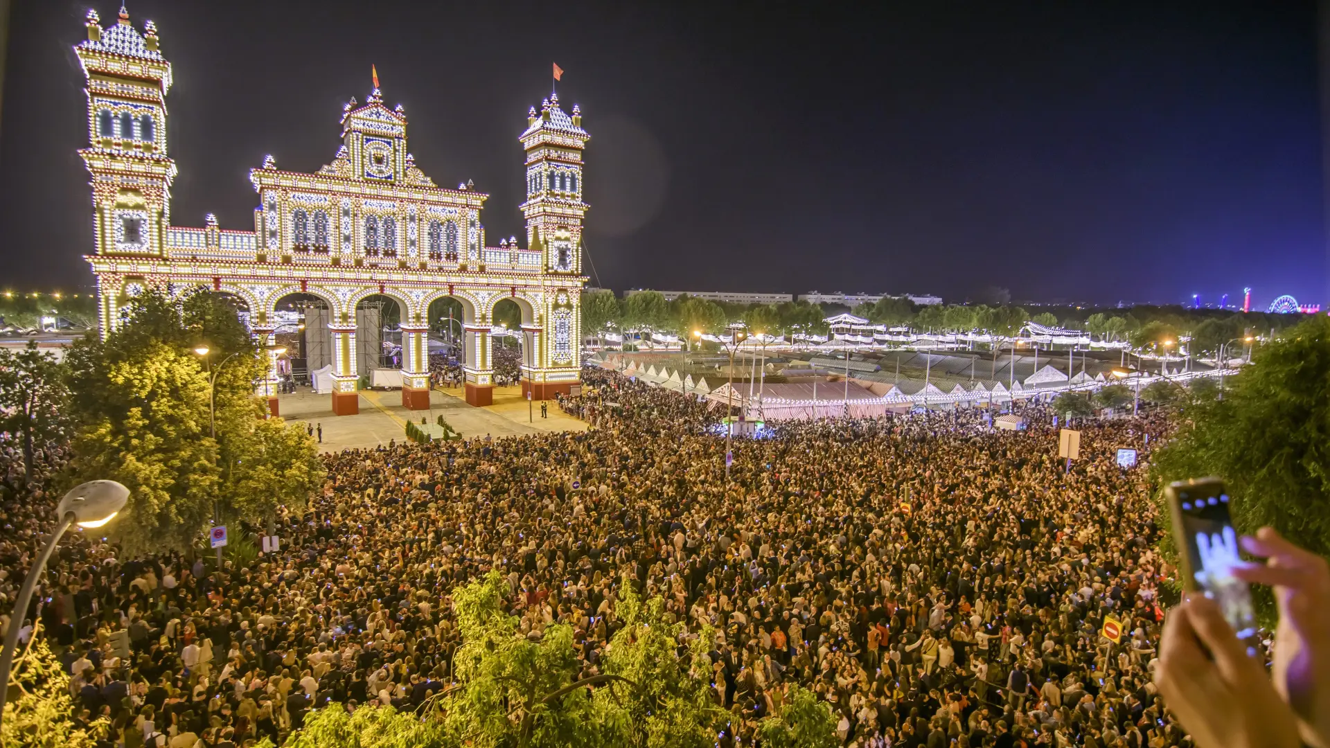 María Jesús Montero, en el centro del debate sobre la ampliación de la Feria de Sevilla