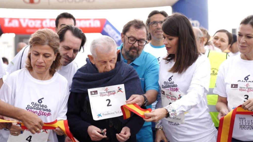 Jesús Peregrín en la línea de salida de una carrera solidaria en 2022. Diario de Almería