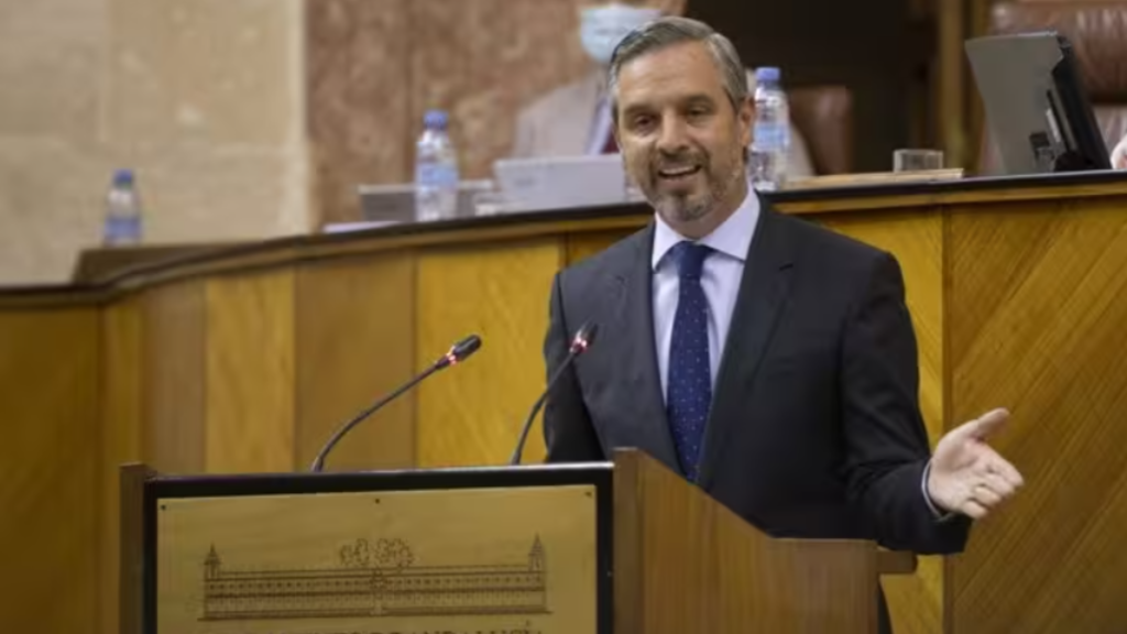 El consejero de Hacienda, Juan Bravo, en el Parlamento (Fotografía de archivo). EUROPA PRESS