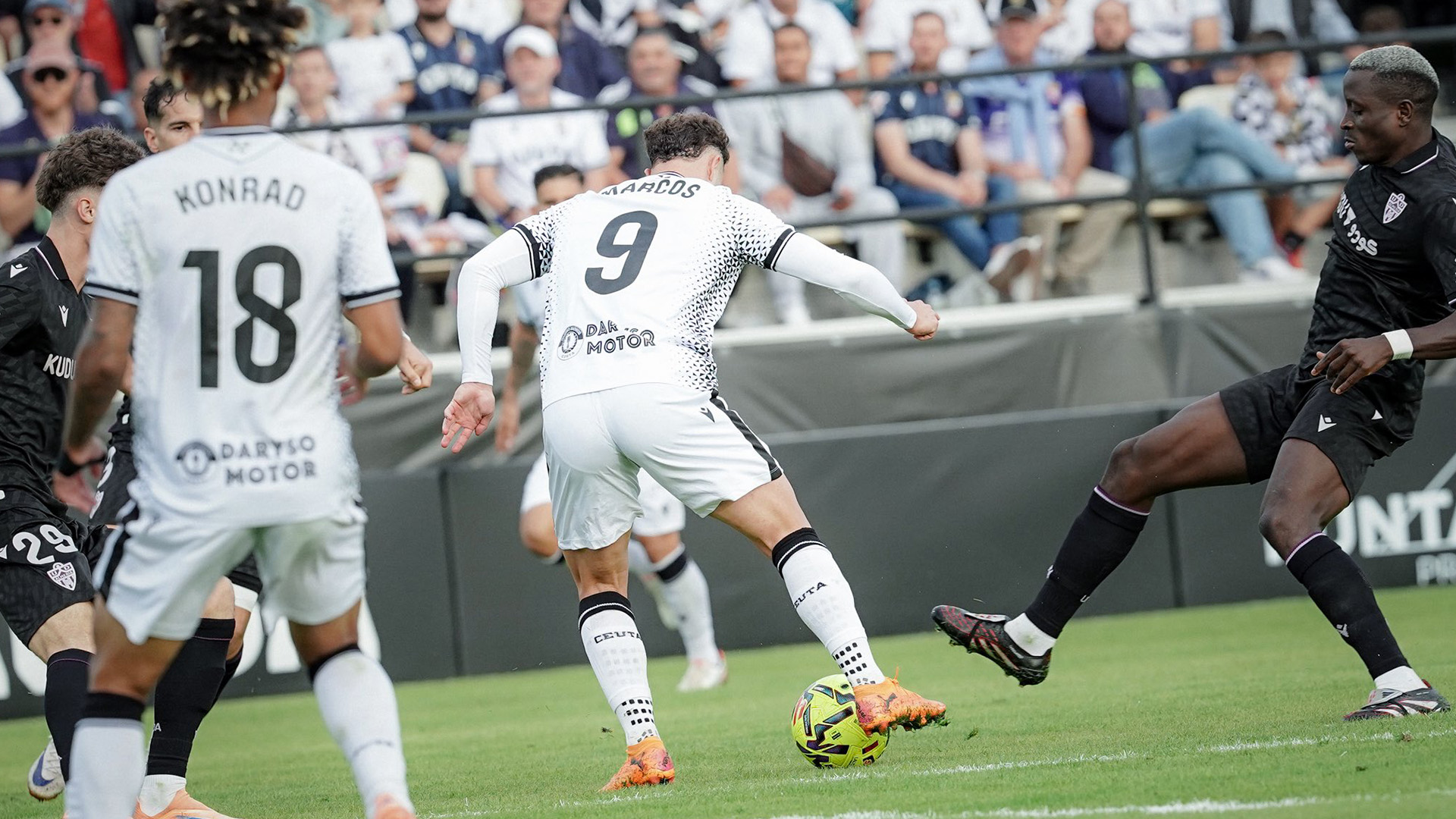 Imagen del Ceuta - Almería del 9 de noviembre. Los 45 minutos restantes se disputarán el 26 de noviembre.