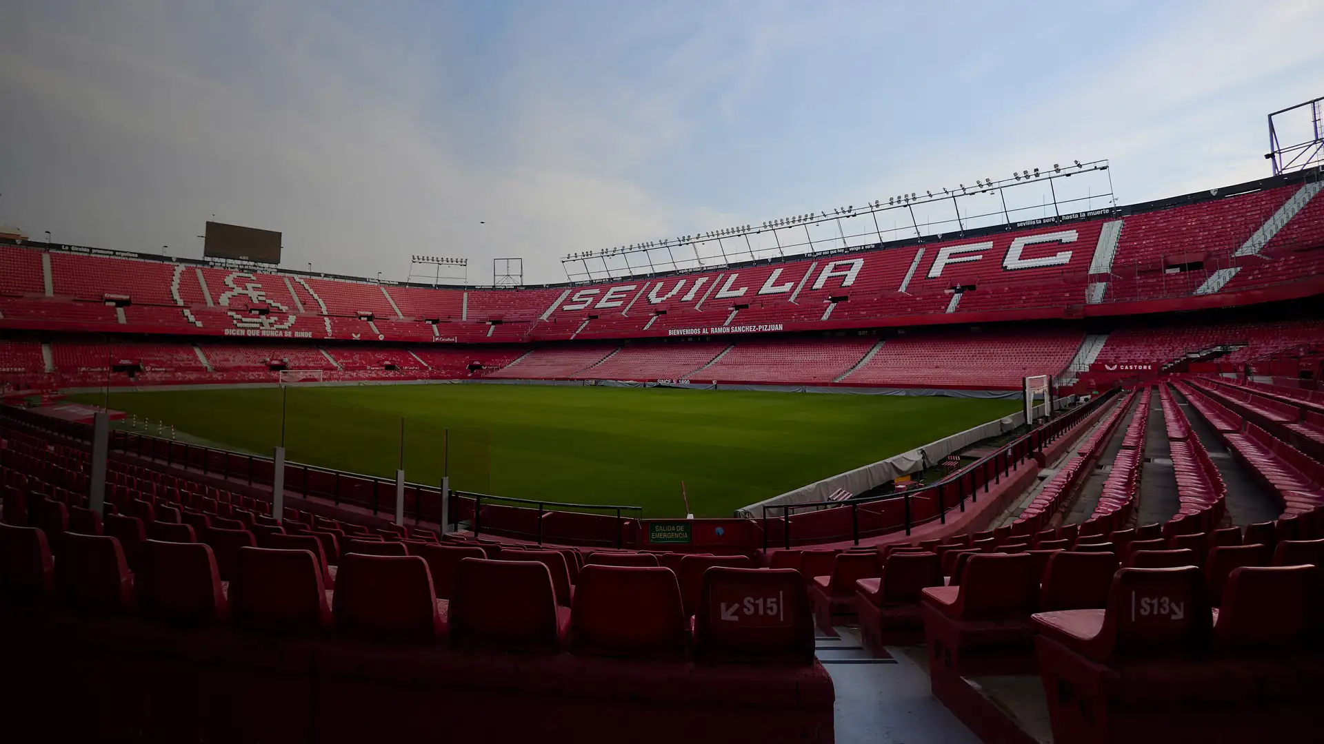Estadio Ramón Sánchez-Pizjuán completamente vacío, imagen que se puede repetir durante un mes de llevarse a cabo la sanción de Antiviolencia para el Sevilla.