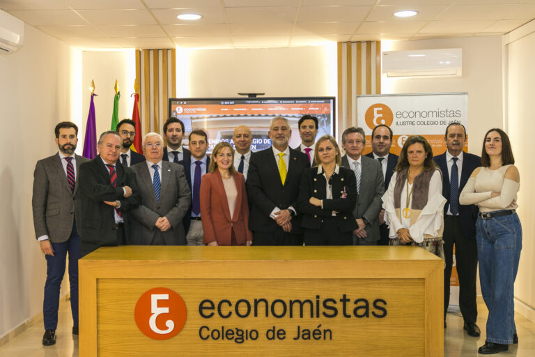 Junta-de-Econimistas-100