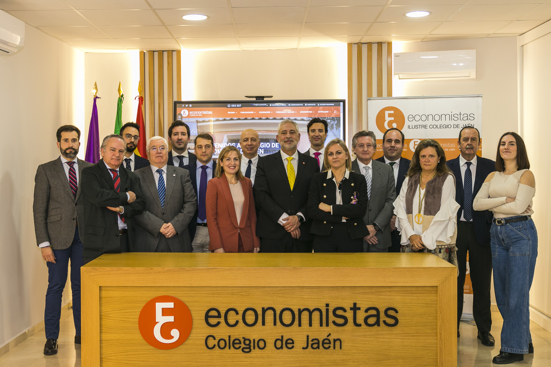 Junta-de-Econimistas-100