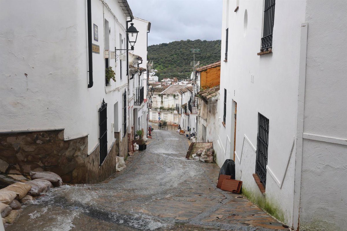 Temporal.-Junta envía mensajes Es-Alert a 22 municipios de Cádiz, Málaga y Sevilla ante los avisos por lluvias intensas