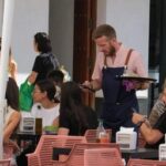 camareros-kVxH-RoQJpIcAycFMaI3WKbEIQ9N-366x256@abc